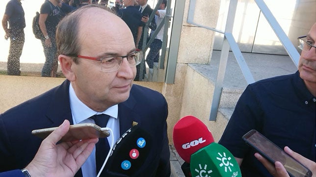 Castro: "Auguro una gran temporada para el Sevilla FC"