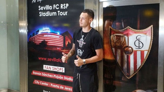 Lucas Ocampos ya está en Sevilla