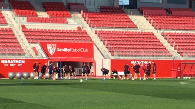 Sin Óliver ni Carriço, el Sevilla FC afronta su penúltima sesión de trabajo antes de recibir al Espanyol