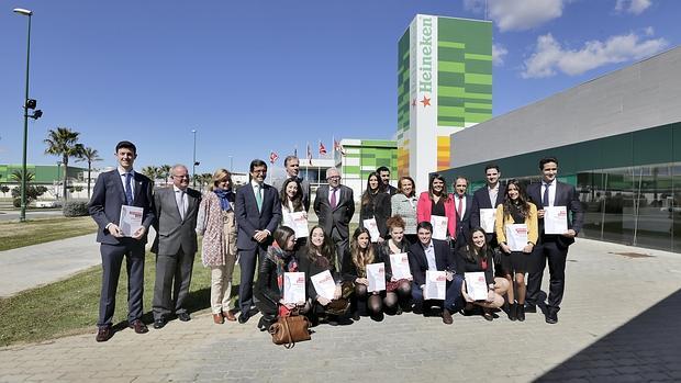 La Fundación Cruzcampo entrega las becas de trabajo a los 14 ganadores de #Talentage