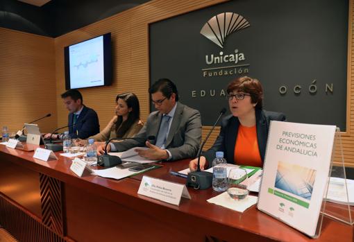 Acto de presentación del informe celebrado en Málaga