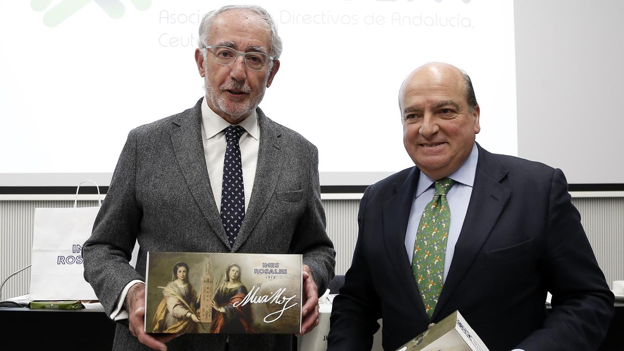Juan Moreno Tocino, propietario de Inés Rosales, -a la izquierda- y Luis Miguel Martín Rubio, presidente de la Asociación de Directivos de Andalucía, Ceuta y Melilla (Adacem)