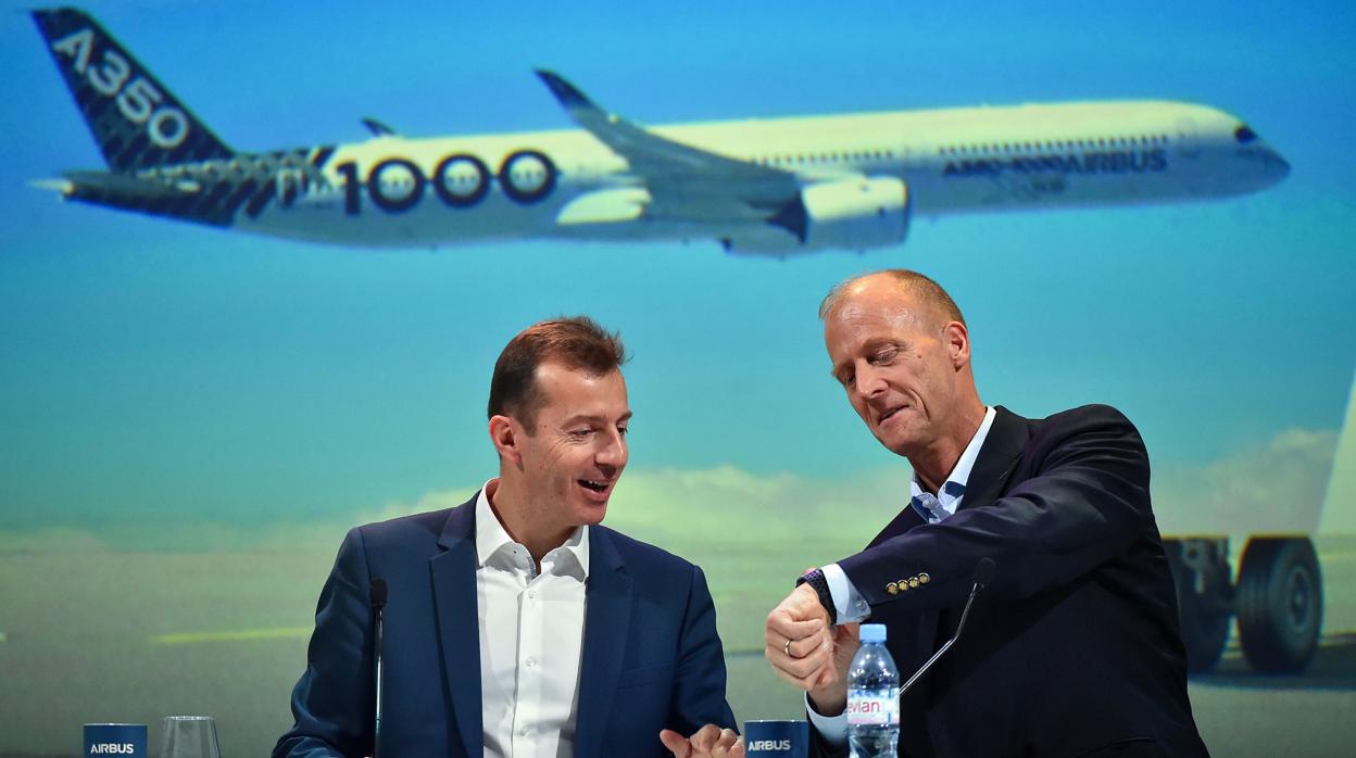 Guillaume Faury y Tom Enders, ayer en Toulouse