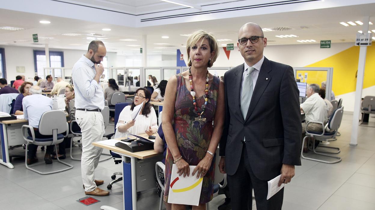 Pilar Fernández Marin, delegada Especial AEAT en Andalucía, Ceuta y Melilla, y Domingo Moreno Machuca, director General Agencia Tributaria Andalucía