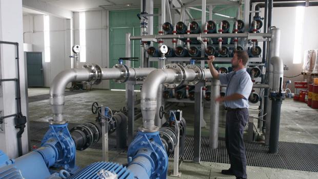 FCCAqualia se impone a Hidralia y se queda con la empresa sevillana Agua y Gestión