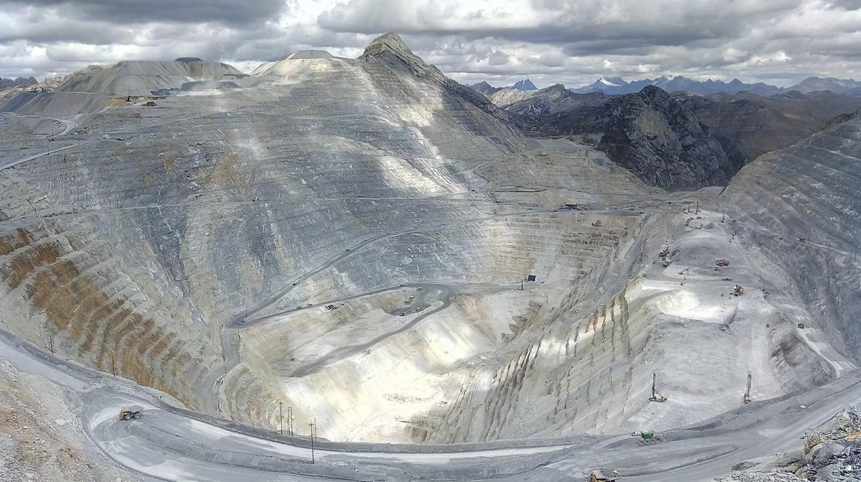 La mina a cielo abierto de Antamina está localizada en la cordillera de Los Andes