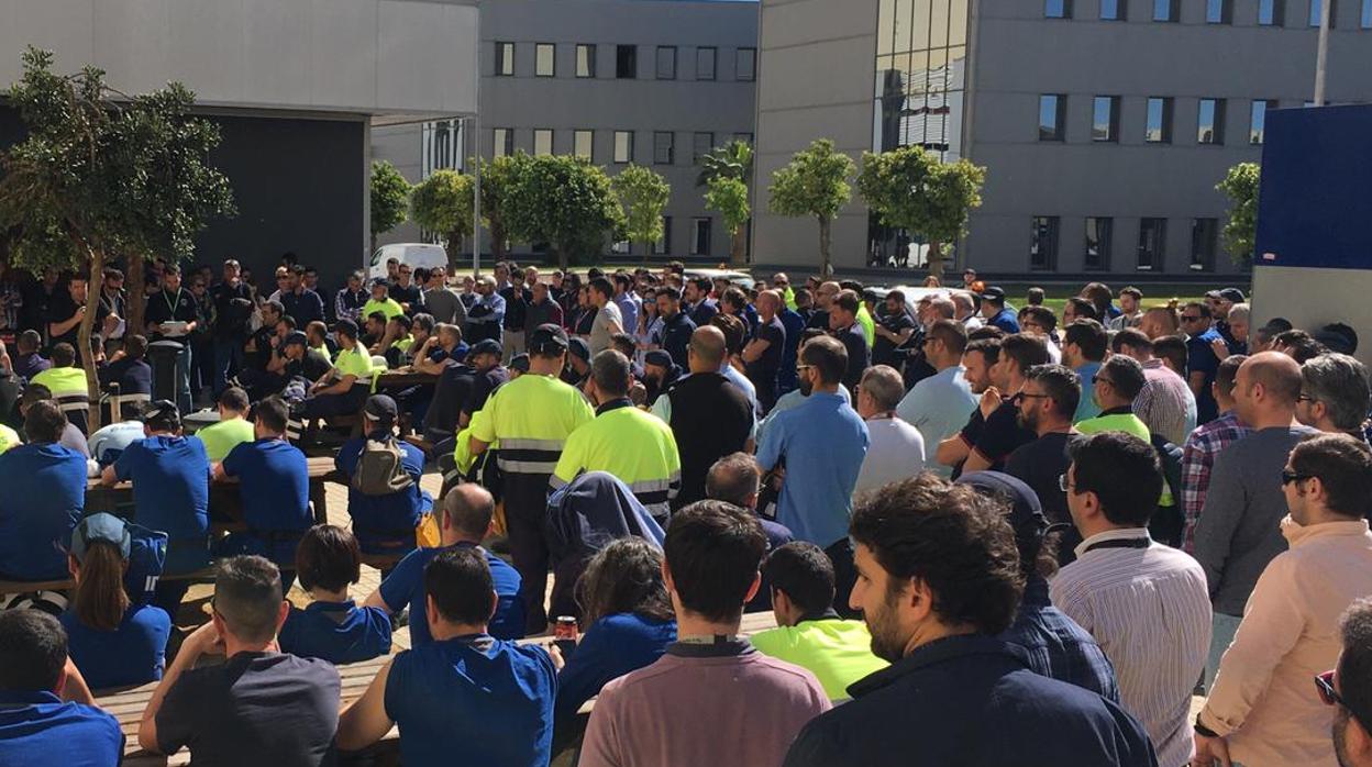 Concentración de trabajadores de Airbus en San Pablo