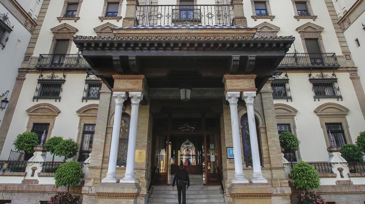 Hotel Alfonso XIII, uno de los establecimientos hoteleros de Sevilla que ha cerrado