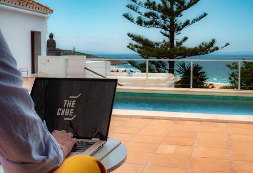 Teletrabajando con vstas da la playa