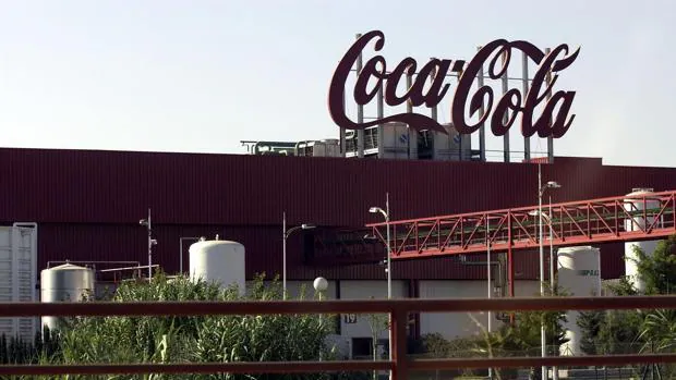 Cierra la planta de Coca-Cola en Málaga y traslada la producción a Sevilla