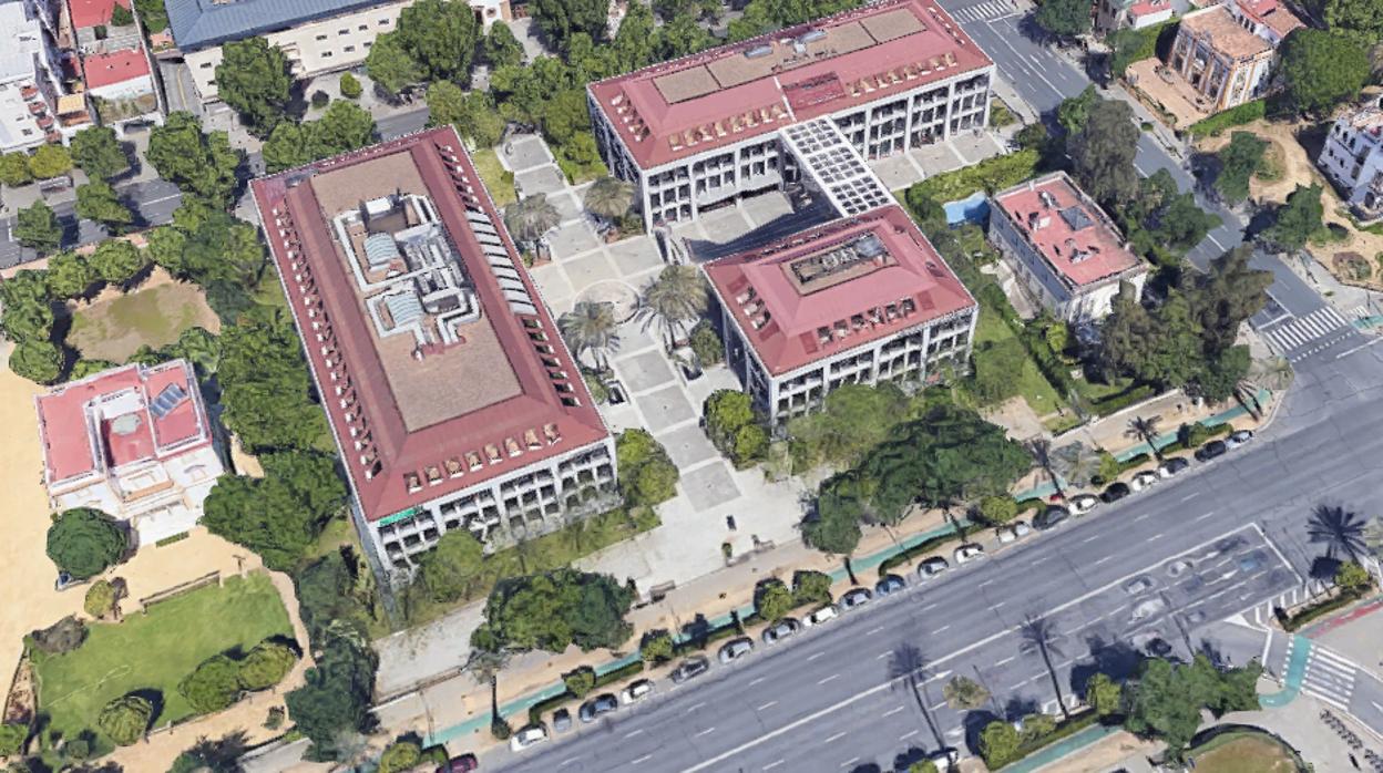 Complejo de edificios de la avenida de la Palmera donde se ubica la firma