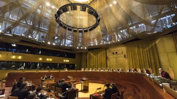 El Tribunal europeo ve contraria a derecho una deducción a los bancos por tener su sede en Andalucía