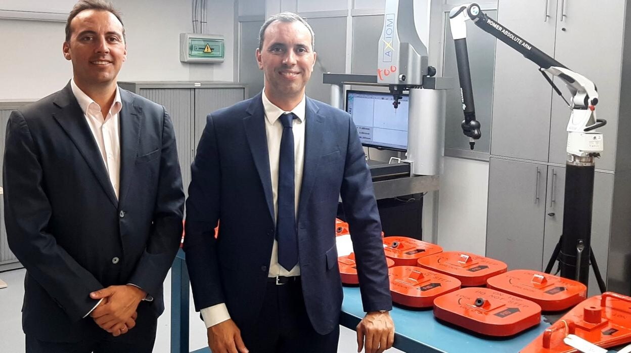 Los hermanos Rubén y Darío González, socios y directivos de Indaero Grupo Emergy, fabricante sevillano de equipamiento para aviones con tecnología aditiva, que ha sido elegido por Airbus como uno de sus mejores proveedores