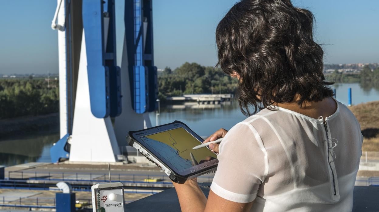 Equipos del proyecto Tecnoport 25 licitado por la Autoridad Portuaria de Sevilla