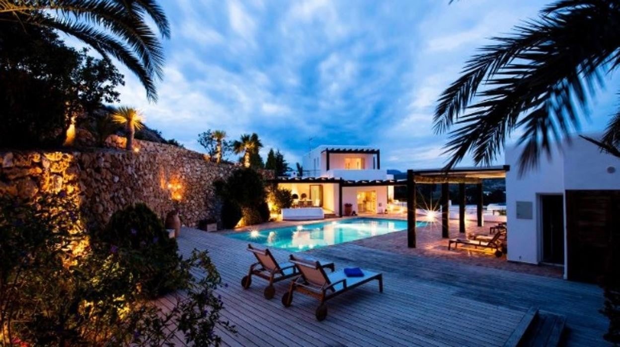 Exteriores de un chalé junto al mar en Níjar