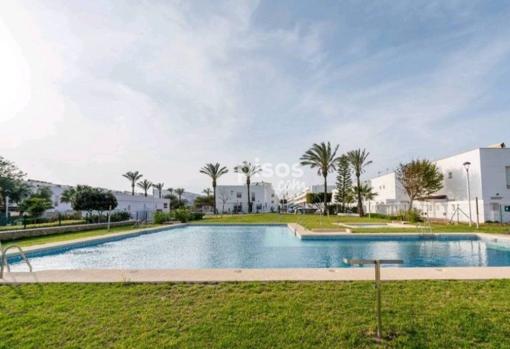 Piscina del complejo residencial