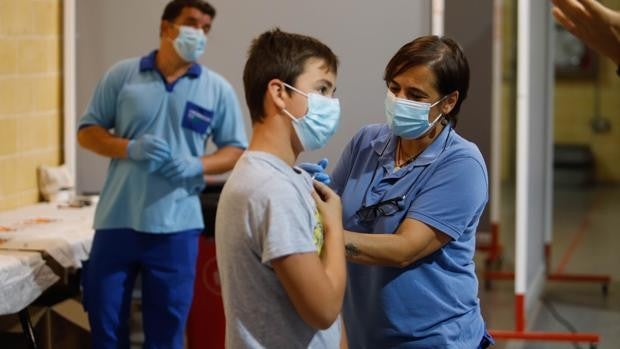 Los contagios de Covid siguen a la baja en Andalucía con menos de 500 en la última jornada