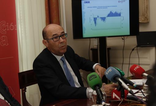 Francisco Ferraro, catedrático de Economía y presidente del Observatorio Económico de Andalucía (OEA)