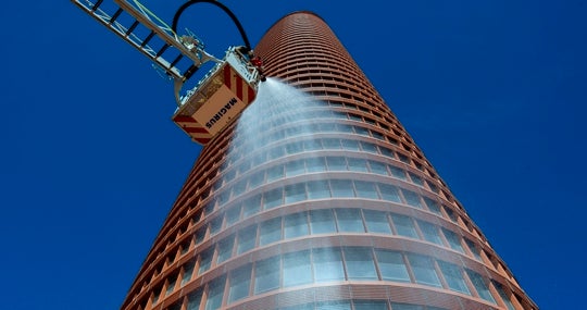 Rascacielos Torre Sevilla, a cuya planta novena se mudará la oficina de Cuatrecasas
