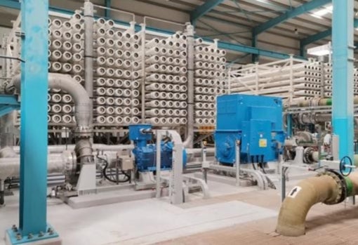 Instalaciones de la planta desaladora de ósmosis inversa que acaba de finalizar Abengoa Agua en Omán