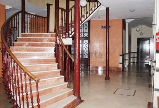 Escalera que comunica ambos pisos