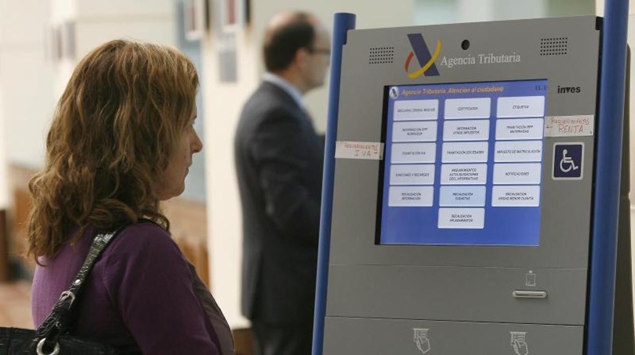 Hacienda dispone por ley de un plazo de seis meses para devolver la el dinero de la Renta