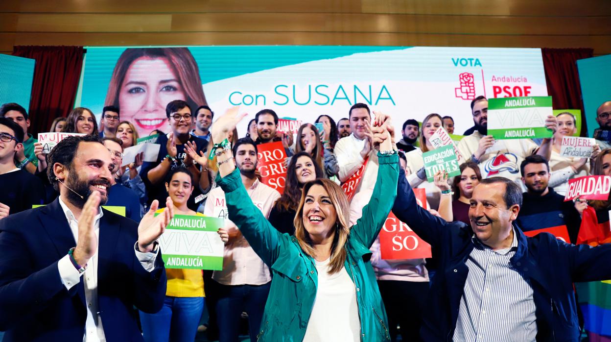 En Málaga, la presidenta de la Junta y candidata del PSOE-A a la reelección, Susana Díaz, participa en un acto público en la Facultad de Derecho