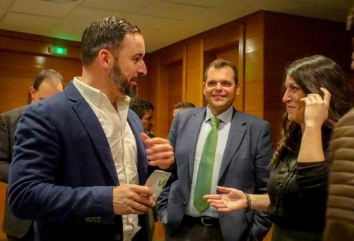 Onofre Miralles, el candidato de Vox, con Santiago Abascal