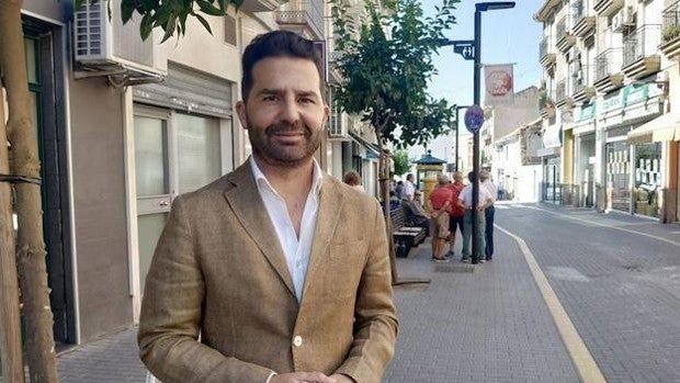 El número dos de Espadas, cabeza de lista del PSOE por Granada, no gana siquiera en el pueblo donde es alcalde