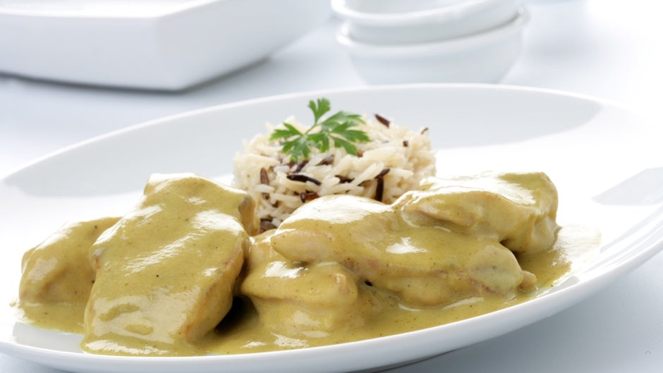 Cómo hacer un pollo al curry en su Día Internacional