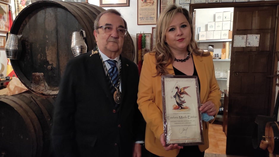 Estefanía Murillo (La Yerbabuena) recibe el XXII título de Señora de las Tabernas