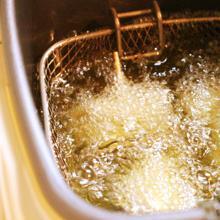 La freidora nos permite preparar platos deliciosos de una manera rápida y fácil