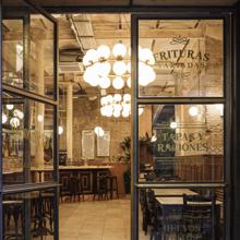 El Favorito, un bar muy sevillano de Ovejas Negras Company