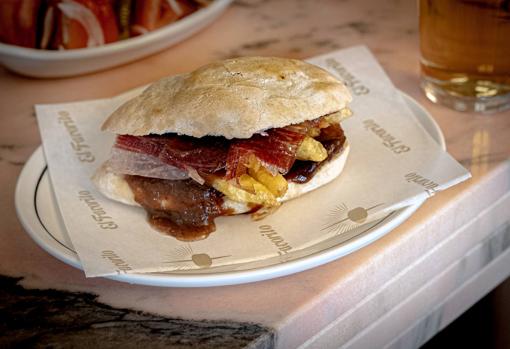 El Favorito, un bar muy sevillano de Ovejas Negras Company