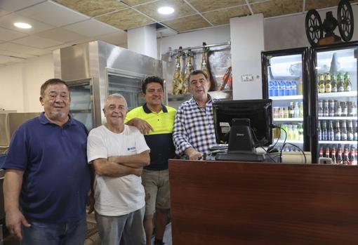 Ricardo Galán con miembros de su equipo