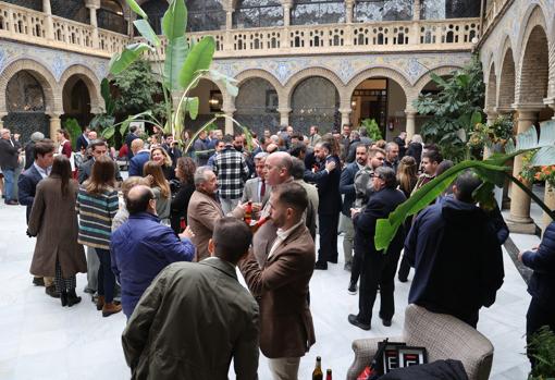 El acto terminó con un cóctel para los invitados, en el Círculo de la Amistad