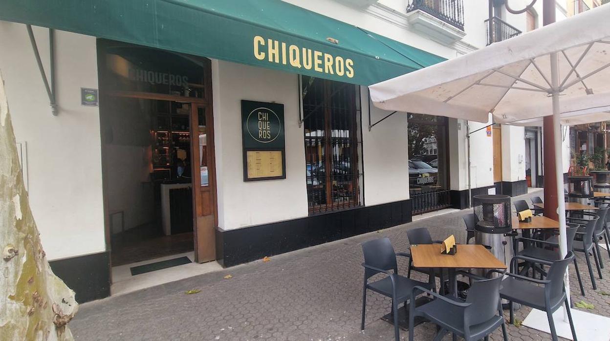 Chiqueros, una abacería moderna junto a la Maestranza