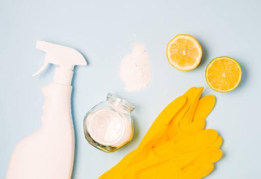 El bicarbonato y el limón, dos de los ingredientes de nuestras fórmulas desinfectantes