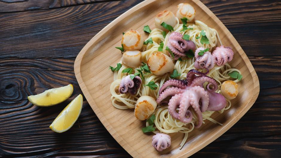 Aprende a cocinar este rico y original salteado de pulpo con pasta