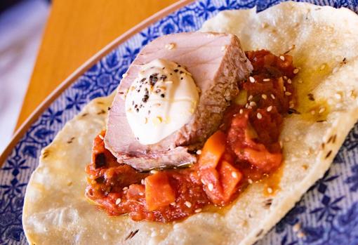 La abacería Antípodas se pasa a la cocina caliente en su nueva carta