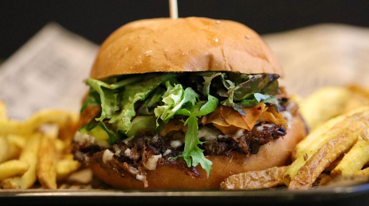 La hamburguesa Balita Lozano de Boxer Food, con rabo de toro estofado