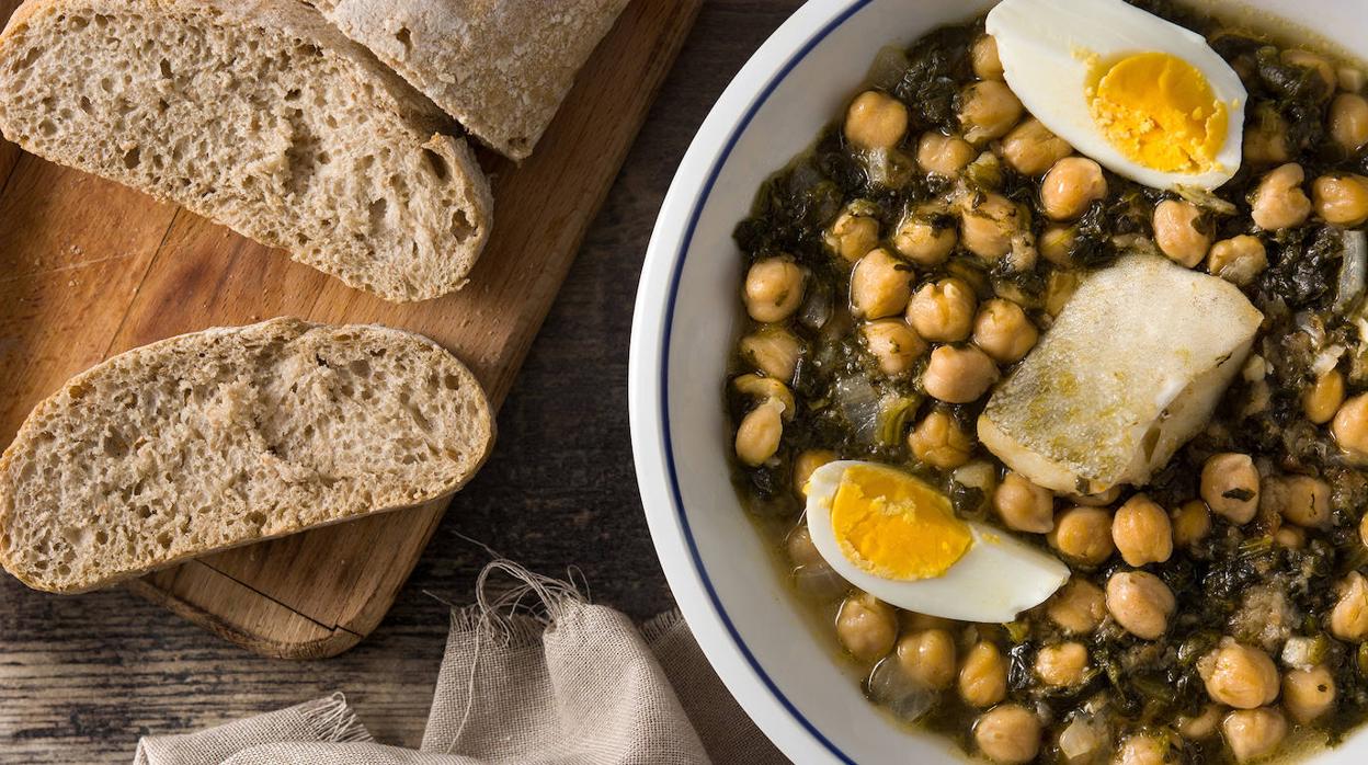 Las recetas de vigilia suelen llevar legumbres, verduras y pescado