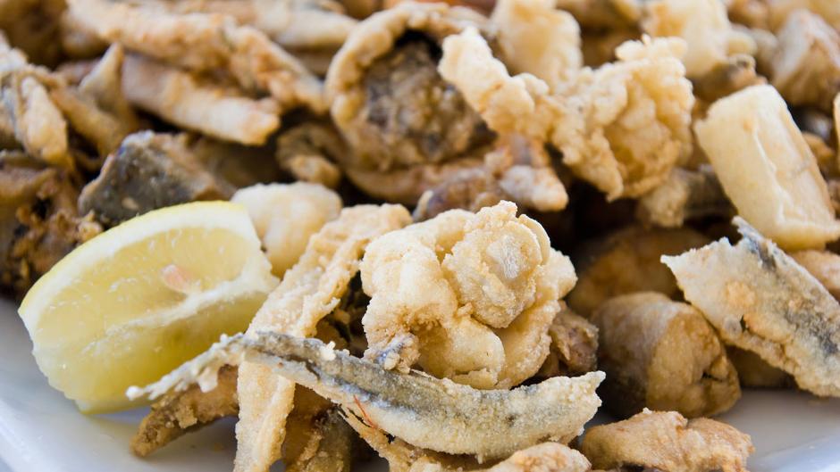 ¿Sabes cómo freír bien el pescado? El truco definitivo