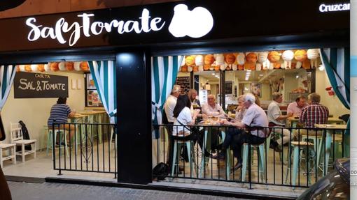 Bares y restaurantes para comer antes de ir a la Feria de Abril de 2023