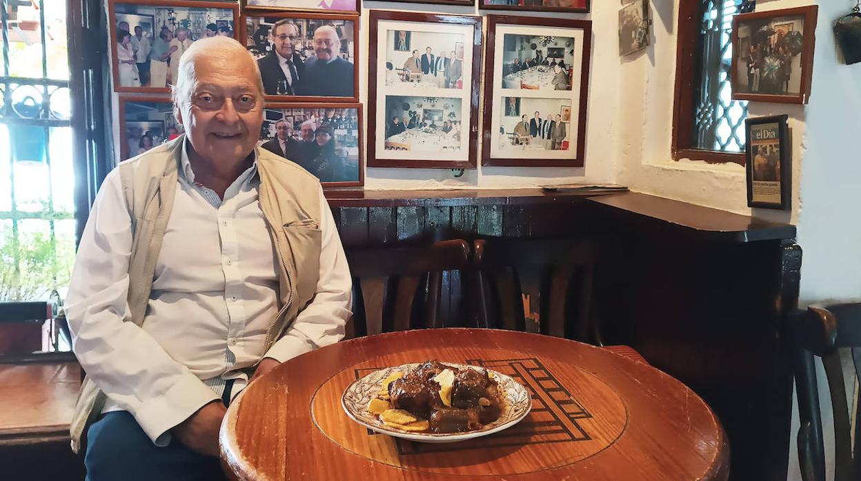 José Luis Blesa, responsable del mesón-restaurante El Burlaero de Córdoba
