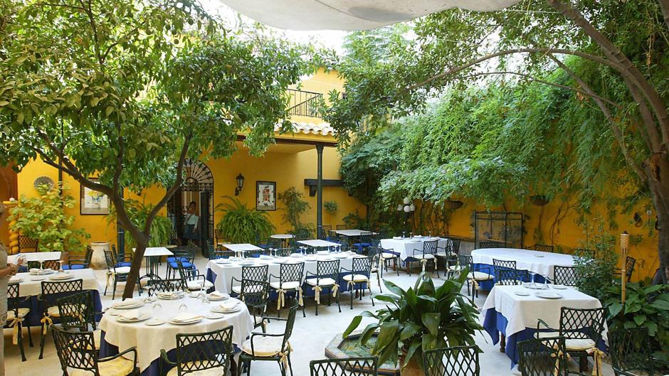 Dónde comer en Córdoba en restaurantes con patios bonitos y con encanto