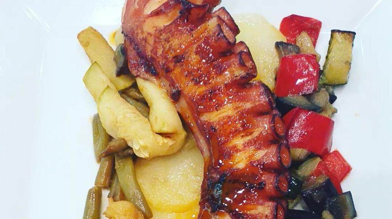 El pulpo a la brasa es uno de los platos más demandados en las cenas de verano de Brote