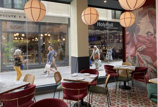 La Malvaloca gana metros y se convierte en el nuevo escaparate gastronómico de La Encarnación