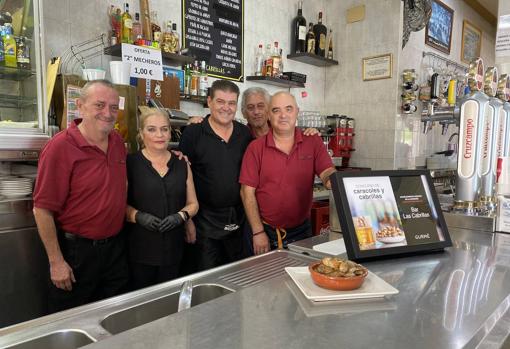 José Luis y Amparo con parte de su equipo