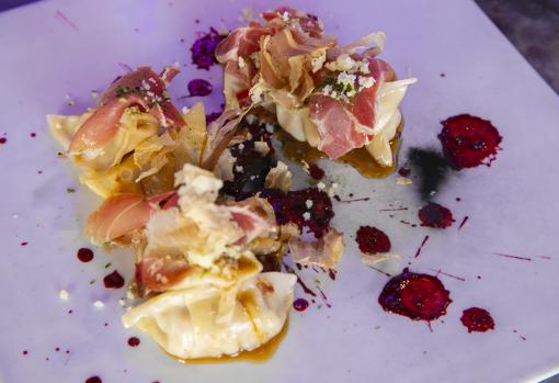 Las gyozas que prepara Javier Moreno están llenas de explosivos sabores